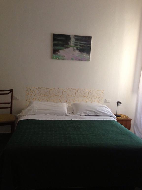 Hostel Veronique Φλωρεντία Δωμάτιο φωτογραφία