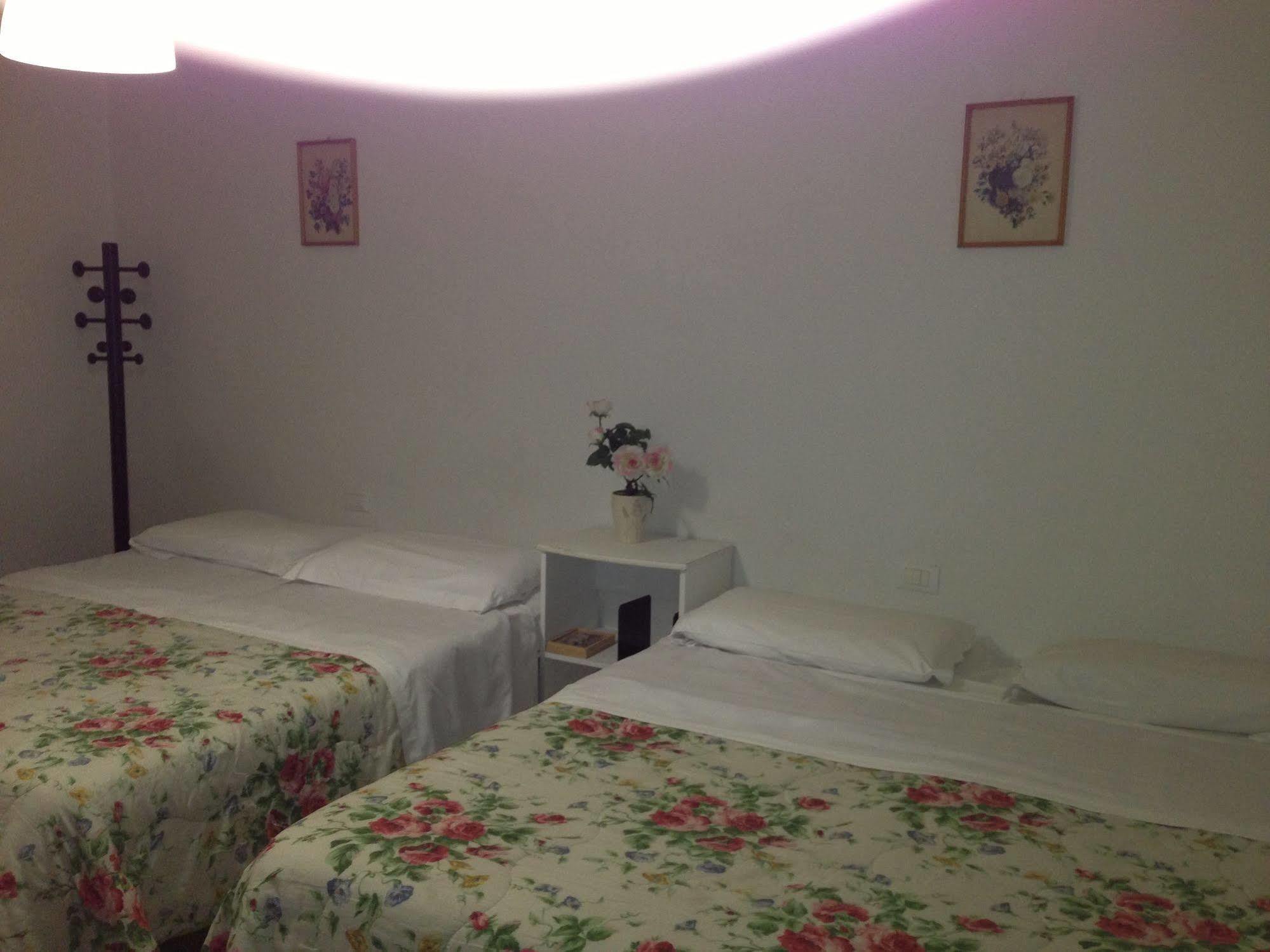 Hostel Veronique Φλωρεντία Εξωτερικό φωτογραφία